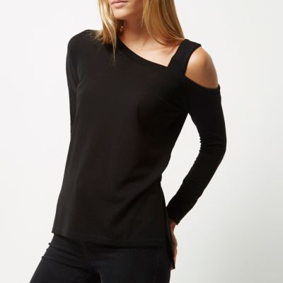 Black knitted asymmetric one shoulder top